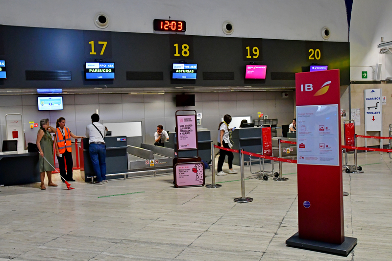 El Aeropuerto de Sevilla tiene una sola terminal de pasajeros.