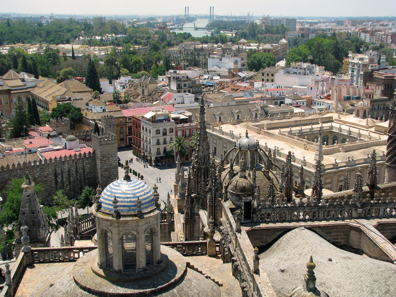 Sevilla es la capital de Andalucía.